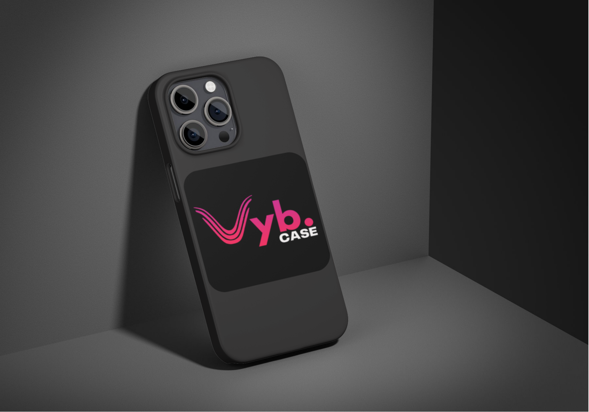 Black / iPhone 15